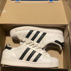 Adidas white superstars size 7